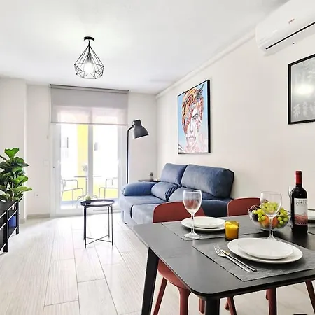 Apartment нова в центрі з басейном та паркінгом *