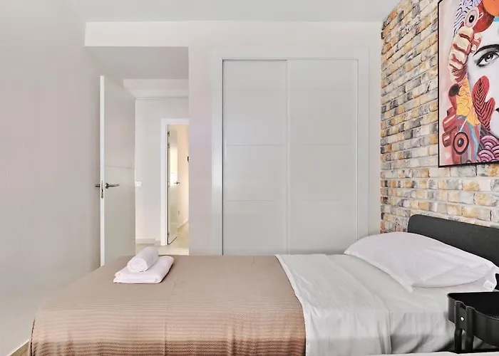 нова в центрі з басейном та паркінгом Appartement