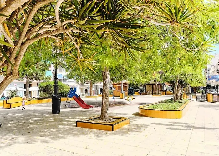 нова в центрі з басейном та паркінгом Appartement Torrevieja